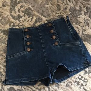 Elegant shorts💃🏽💃🏽